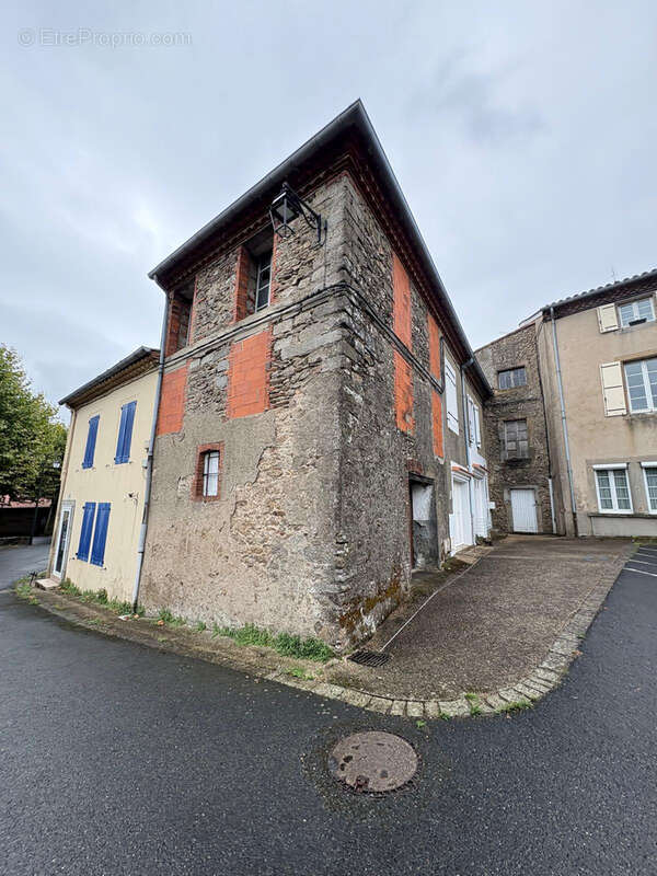 Maison à SAINT-AMANS-SOULT