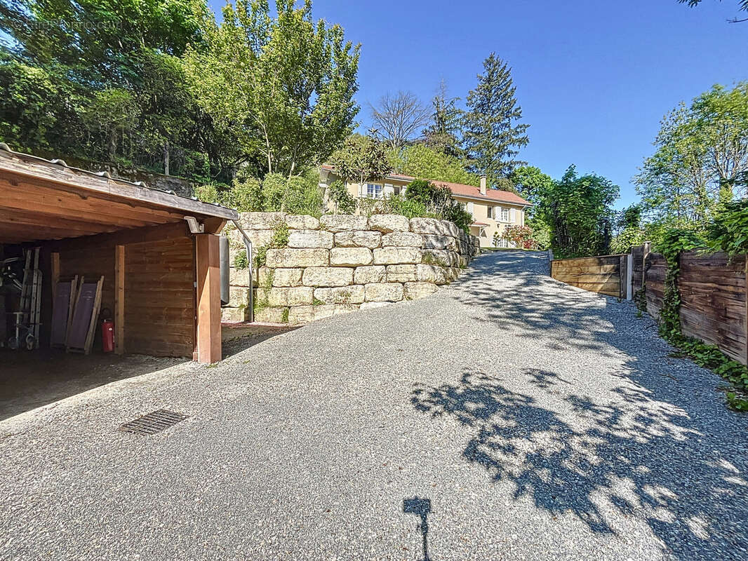 Maison à FRANCHEVILLE