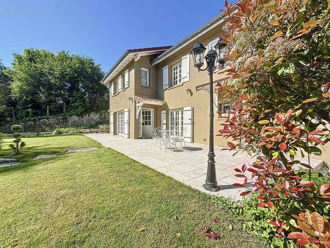 Maison à FRANCHEVILLE