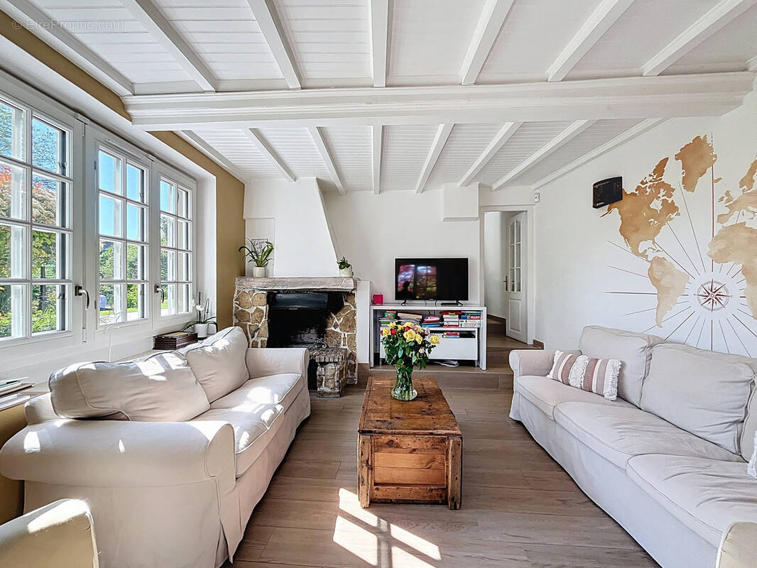 Maison à FRANCHEVILLE