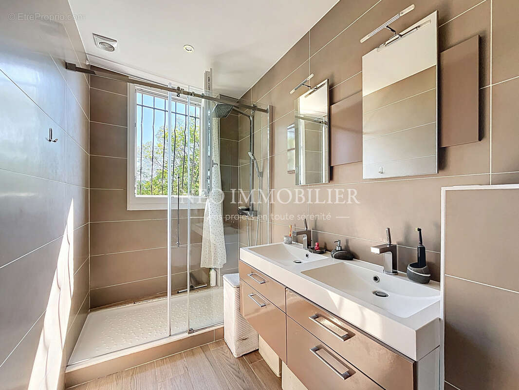 Maison à FRANCHEVILLE