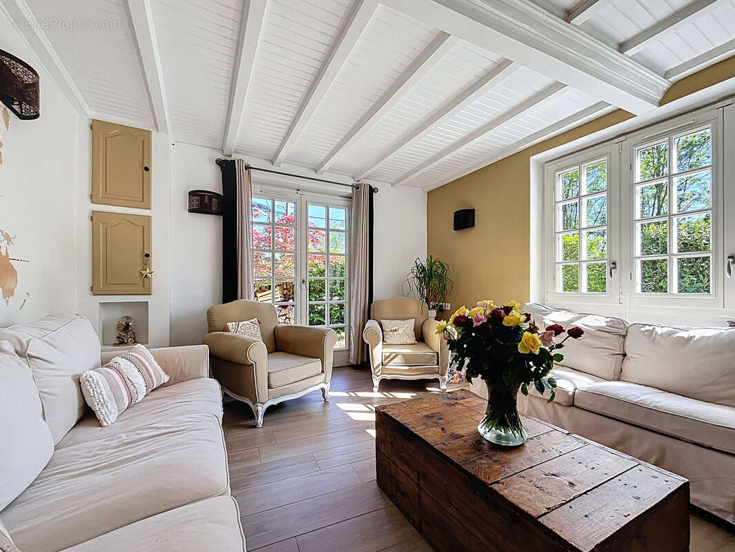 Maison à FRANCHEVILLE