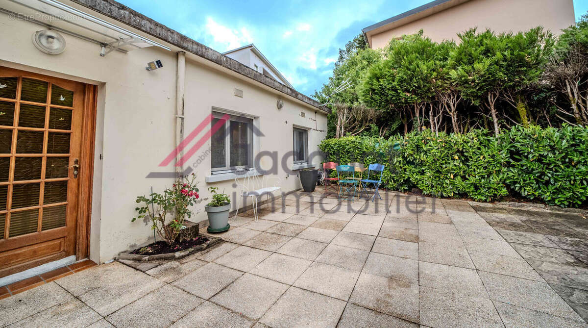 Maison à LONS-LE-SAUNIER