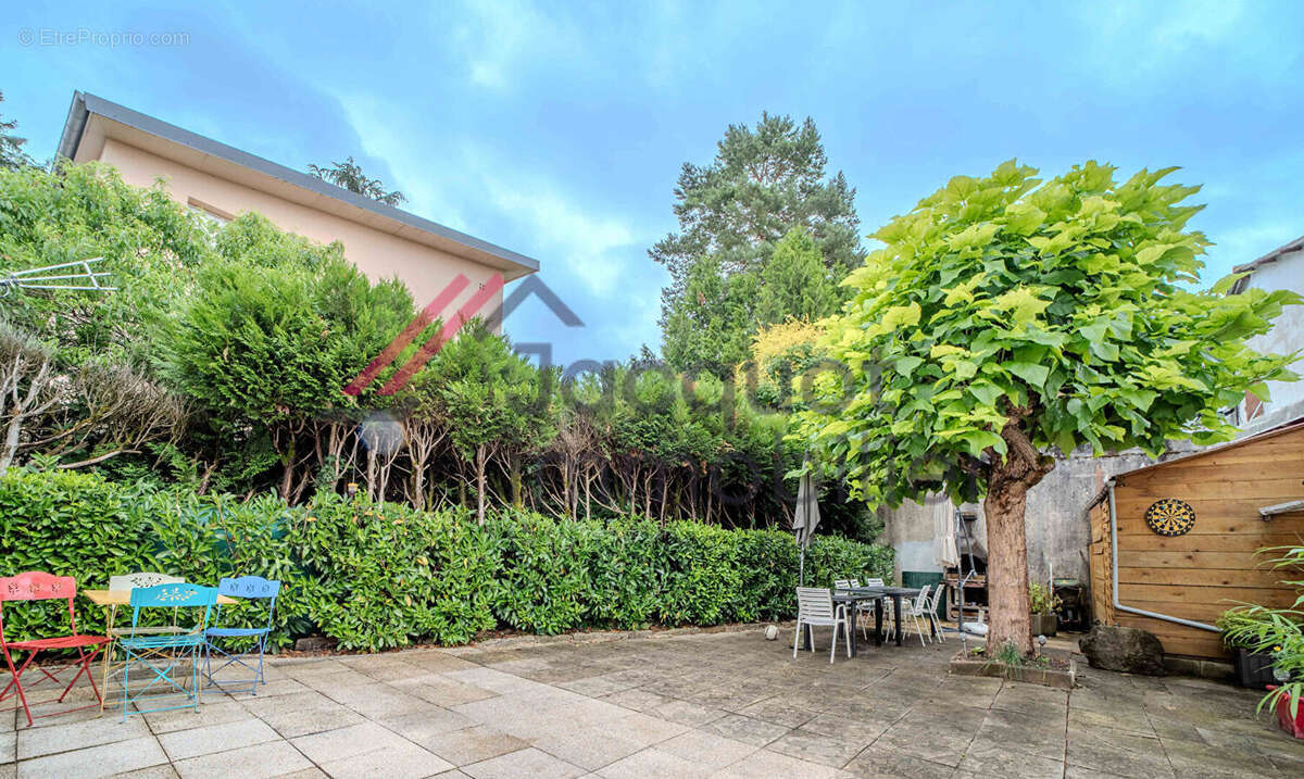 Maison à LONS-LE-SAUNIER