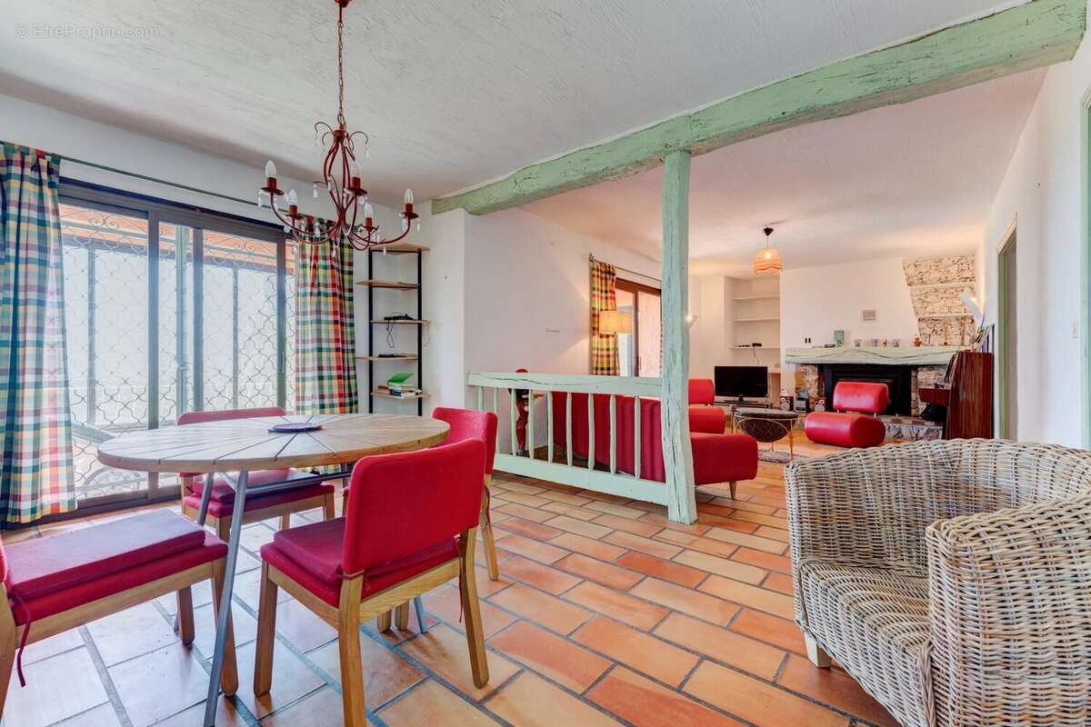 Maison à TOURRETTES-SUR-LOUP