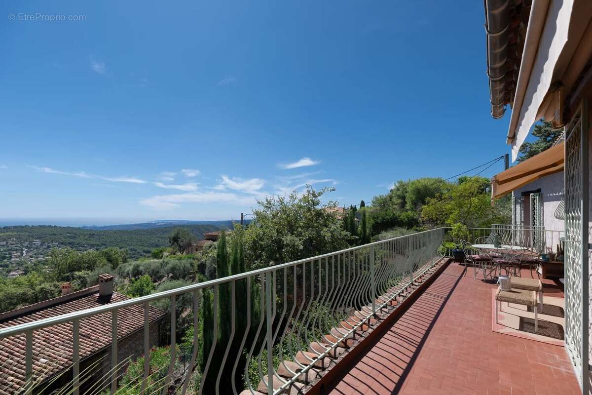 Maison à TOURRETTES-SUR-LOUP