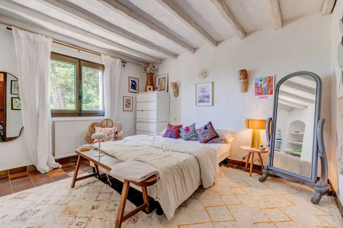 Maison à TOURRETTES-SUR-LOUP