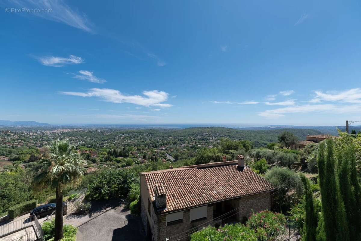 Maison à TOURRETTES-SUR-LOUP