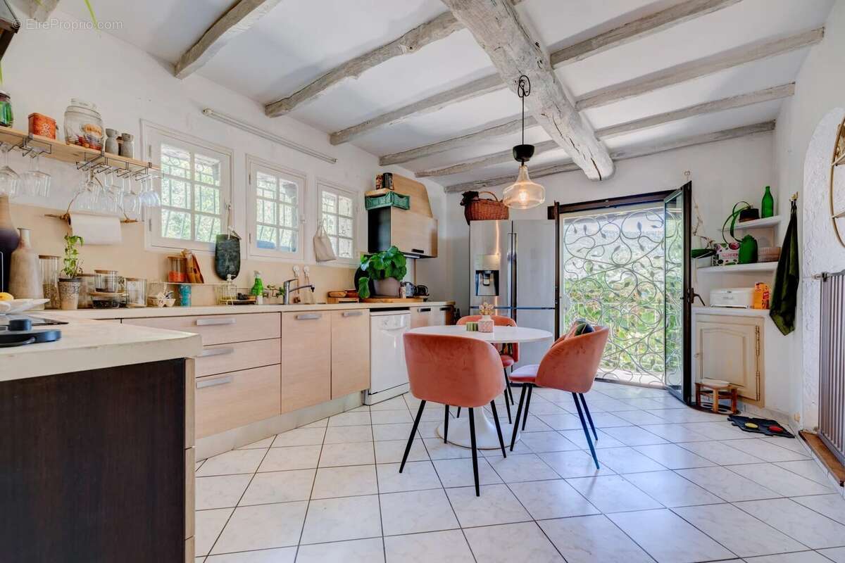 Maison à TOURRETTES-SUR-LOUP