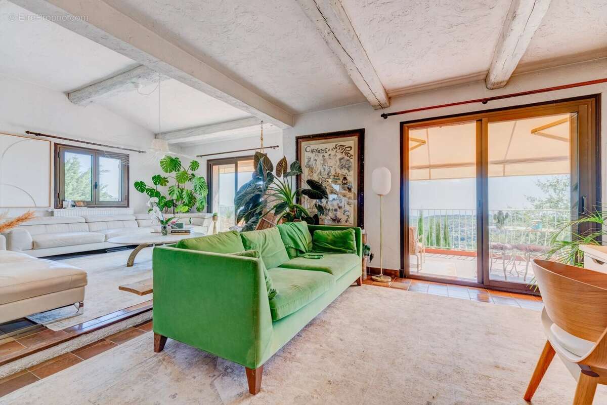 Maison à TOURRETTES-SUR-LOUP