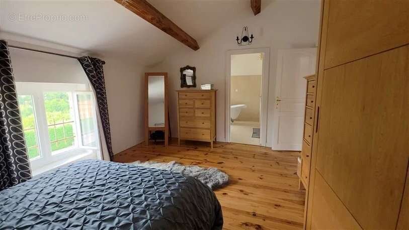 Appartement à DOMPIERRE-LES-EGLISES