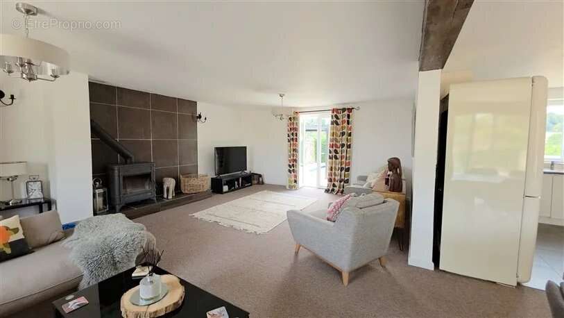 Appartement à DOMPIERRE-LES-EGLISES