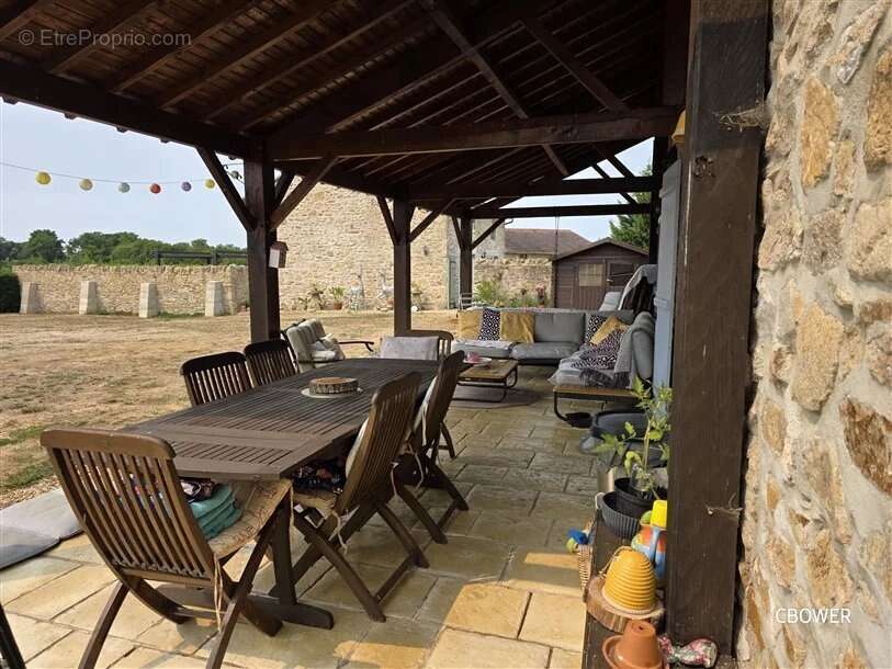 Appartement à DOMPIERRE-LES-EGLISES