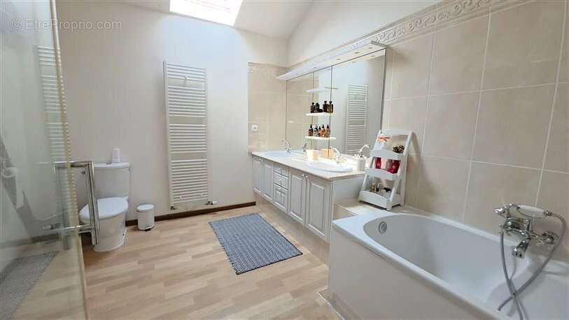 Appartement à DOMPIERRE-LES-EGLISES