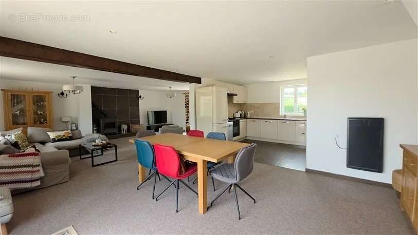 Appartement à DOMPIERRE-LES-EGLISES