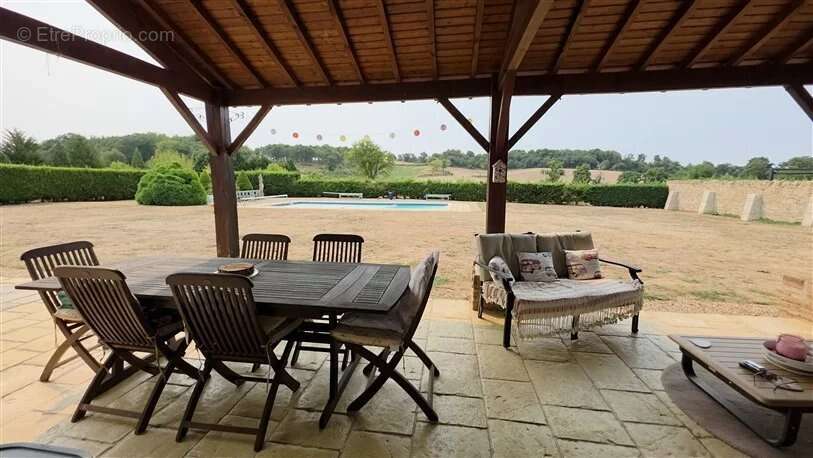 Appartement à DOMPIERRE-LES-EGLISES