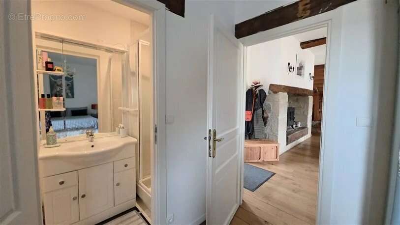 Appartement à DOMPIERRE-LES-EGLISES