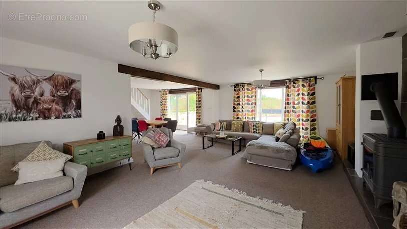 Appartement à DOMPIERRE-LES-EGLISES