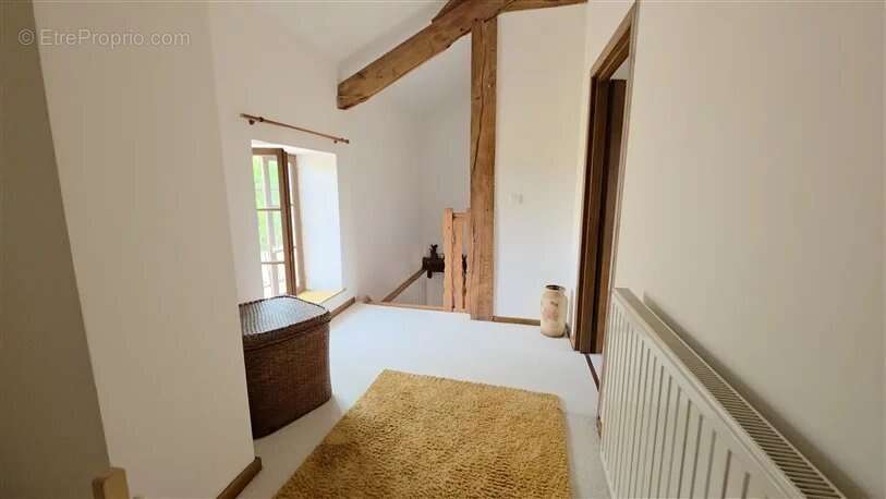 Appartement à DOMPIERRE-LES-EGLISES