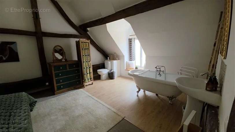 Appartement à DOMPIERRE-LES-EGLISES