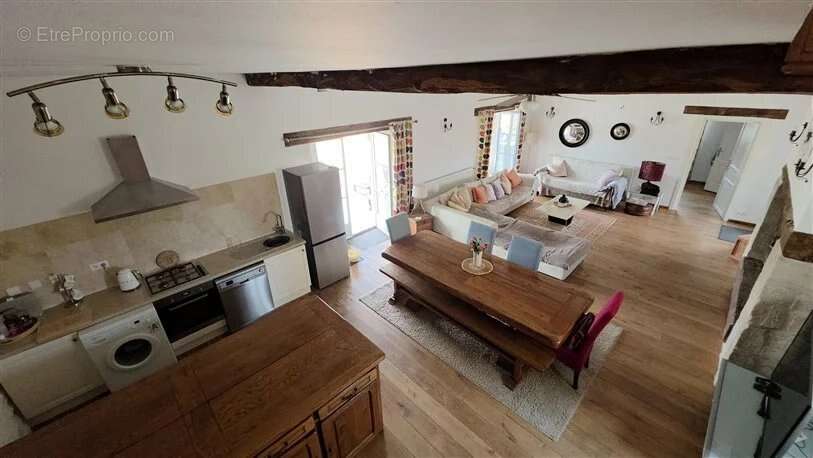 Appartement à DOMPIERRE-LES-EGLISES