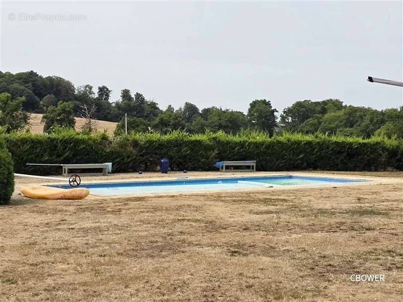 Appartement à DOMPIERRE-LES-EGLISES