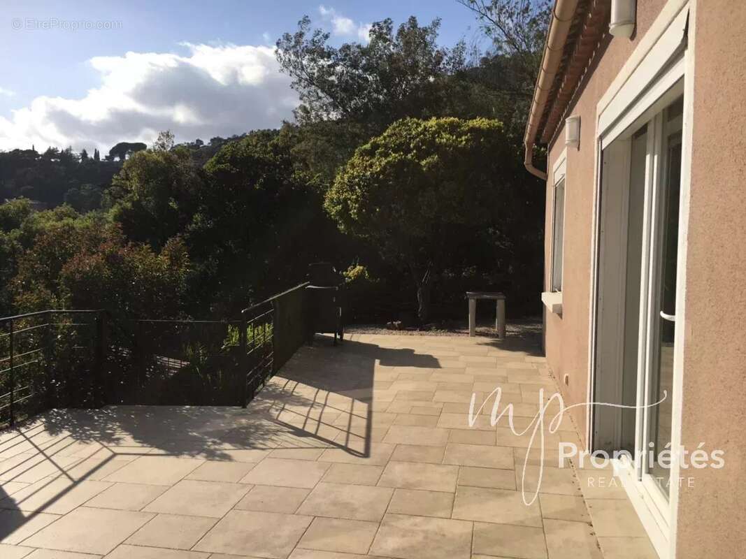 Maison à RAYOL-CANADEL-SUR-MER