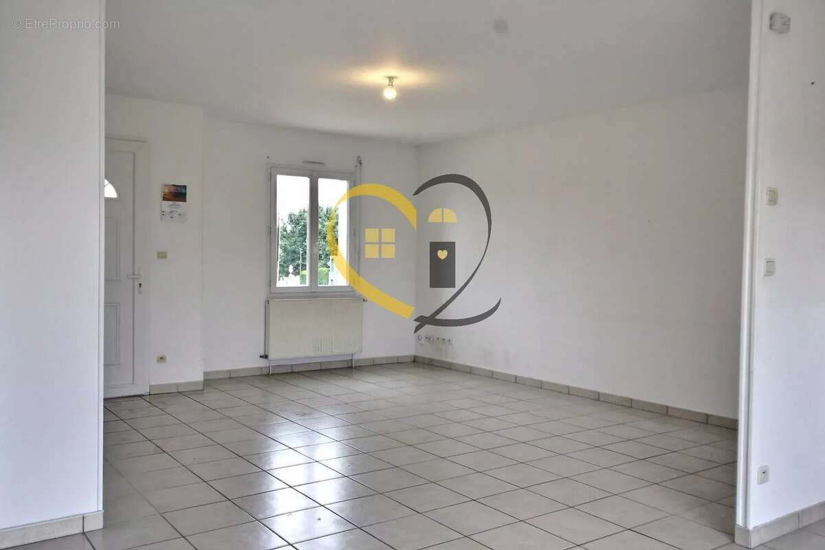 Maison à SAINT-MARTIN-D&#039;AUXIGNY