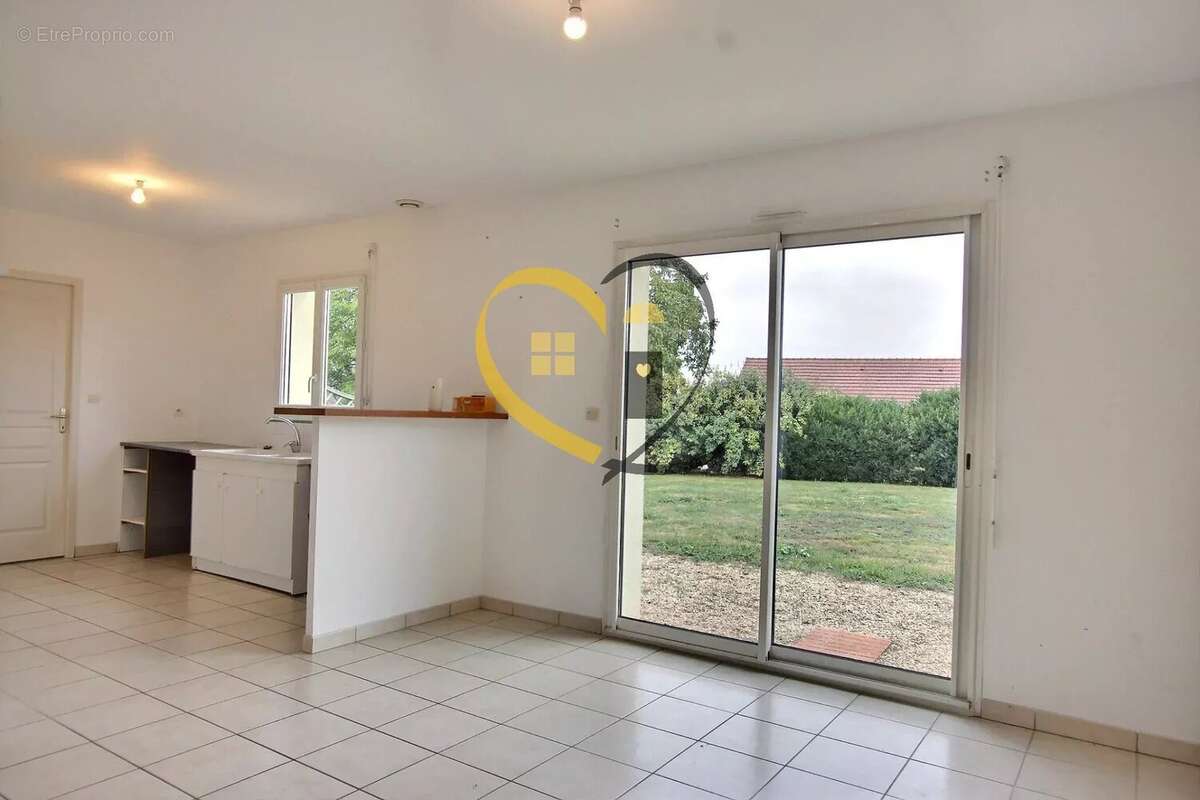 Maison à SAINT-MARTIN-D&#039;AUXIGNY