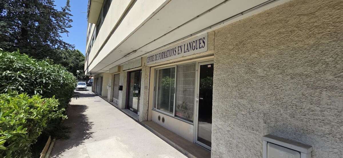 AUBAGNE-LOCAL A VENDRE-LOUE-RESIDENCE CALME-INVESTISSEURS-BON - Autre à AUBAGNE