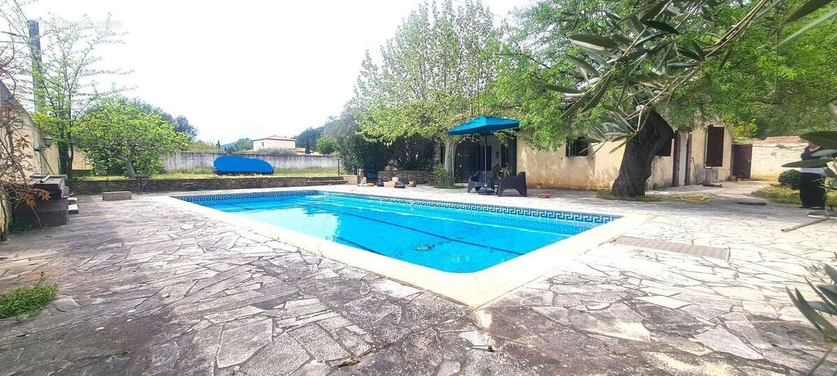 CUGES LES PINS-MAISON T5-A VENDRE-4 CHAMBRES-TERRAIN - Maison à CUGES-LES-PINS