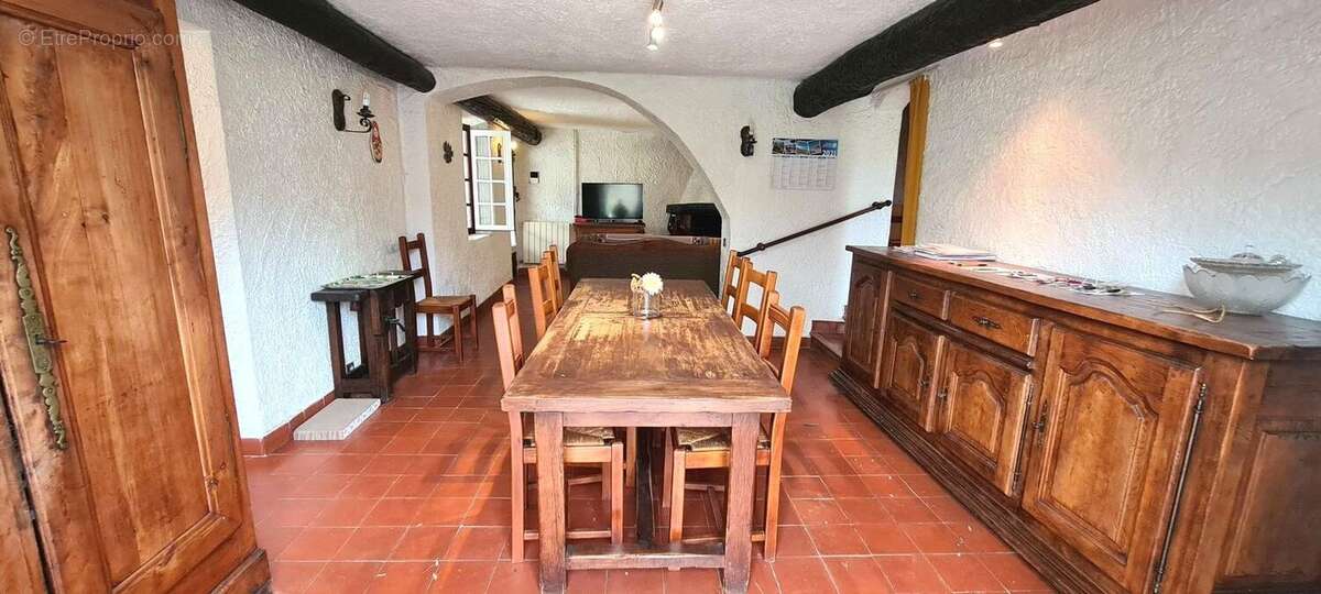 CUGES LES PINS-MAISON T5-A VENDRE-4 CHAMBRES-TERRAIN - Maison à CUGES-LES-PINS