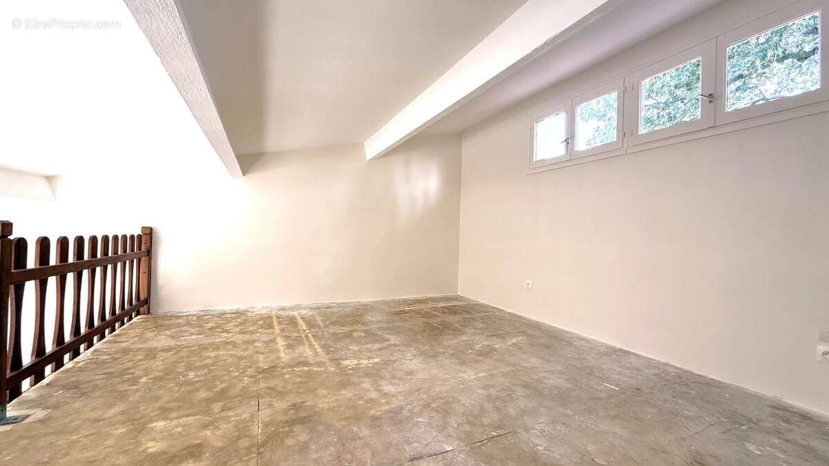 Maison à LE MESNIL-SAINT-DENIS