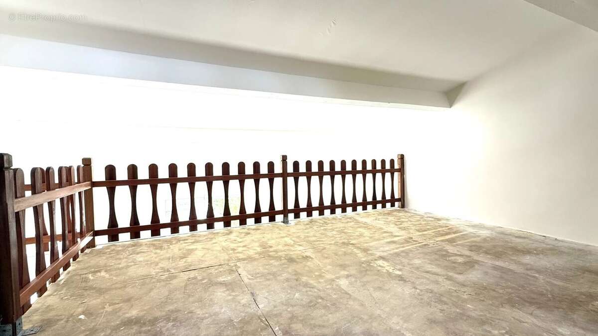 Maison à LE MESNIL-SAINT-DENIS