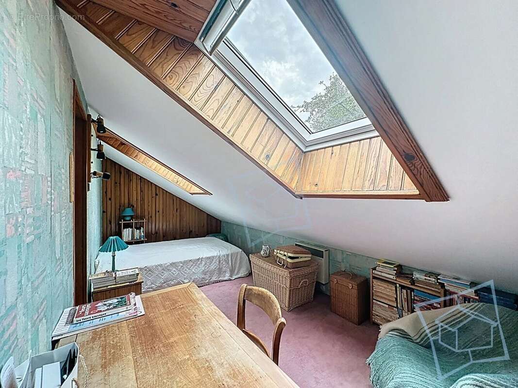 Maison à VOISINS-LE-BRETONNEUX