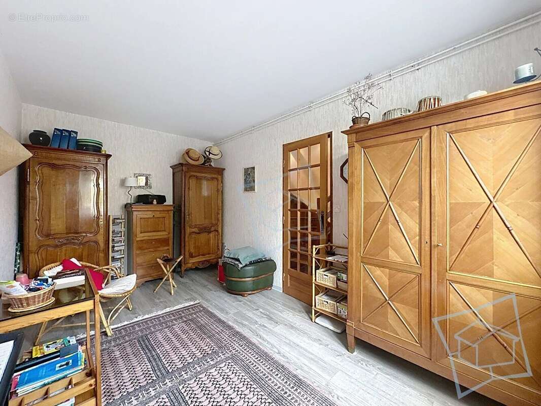 Maison à VOISINS-LE-BRETONNEUX