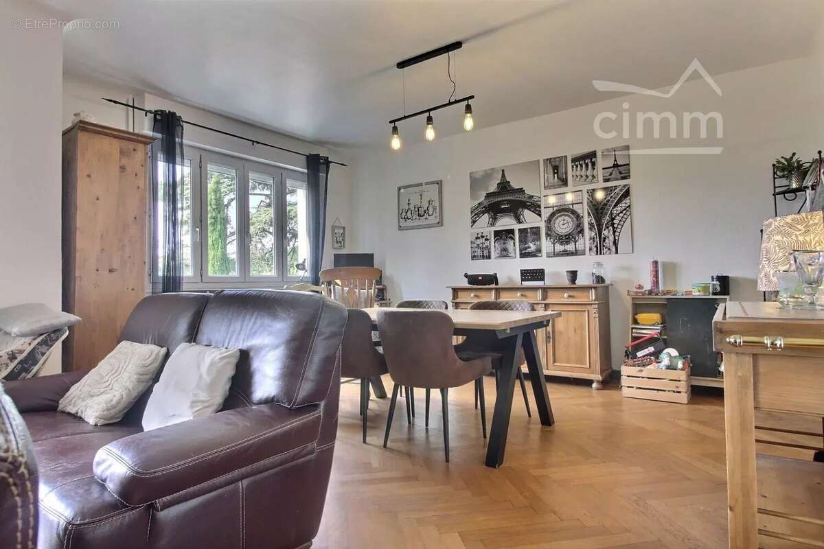 Maison à LE PEAGE-DE-ROUSSILLON