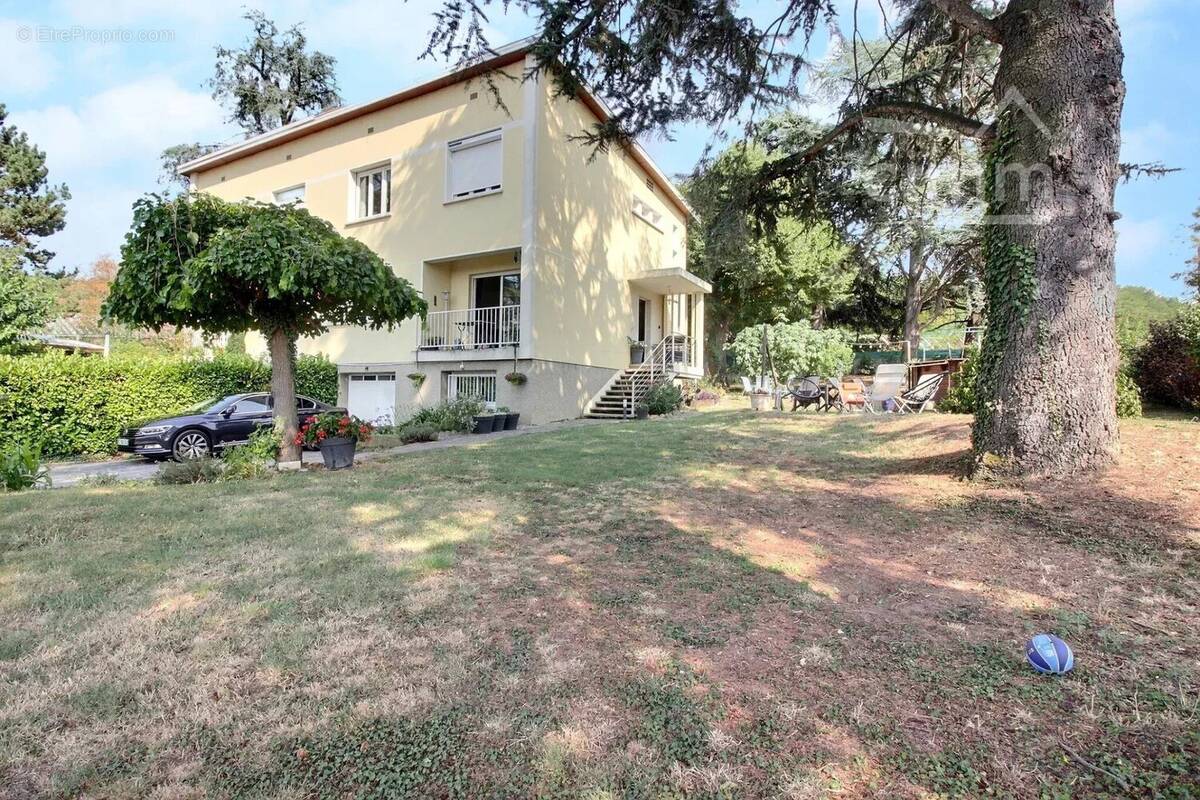Maison à LE PEAGE-DE-ROUSSILLON
