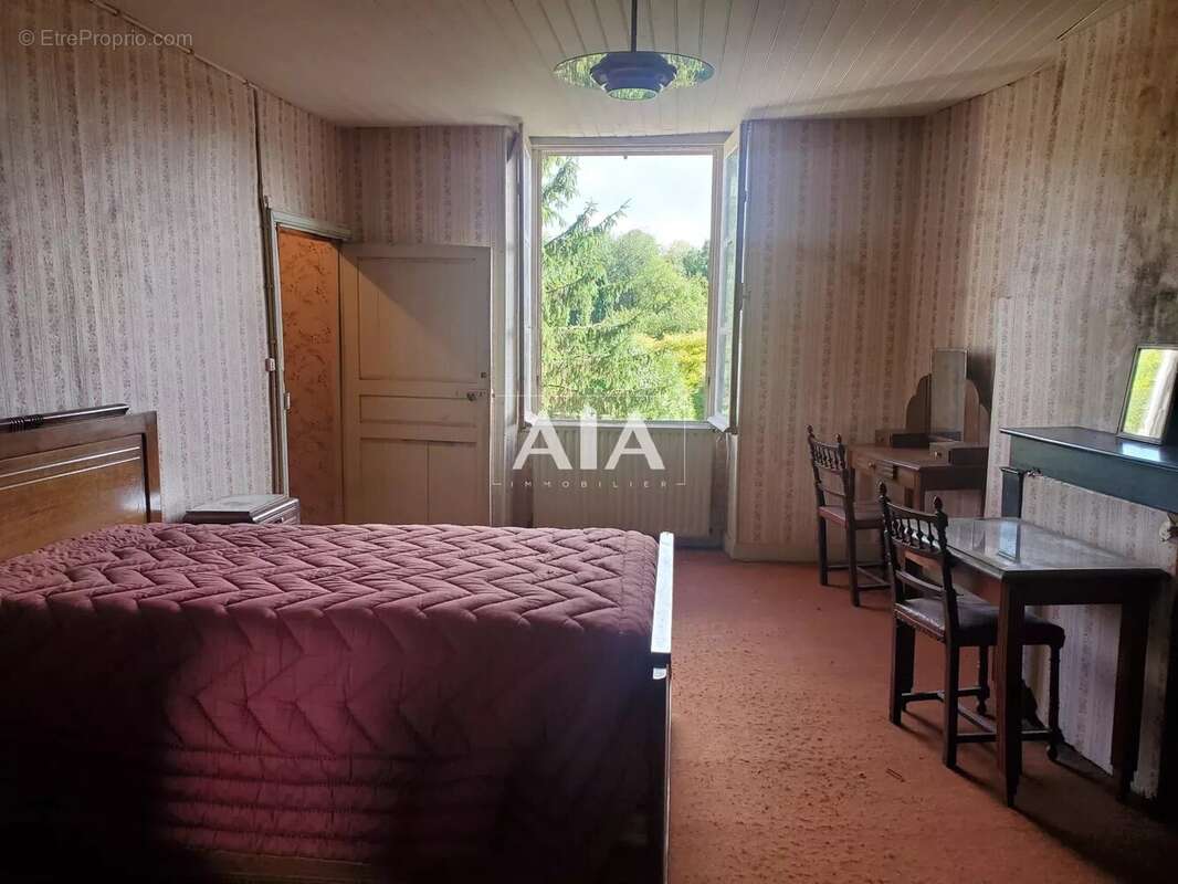 Maison à NANTEUIL-EN-VALLEE