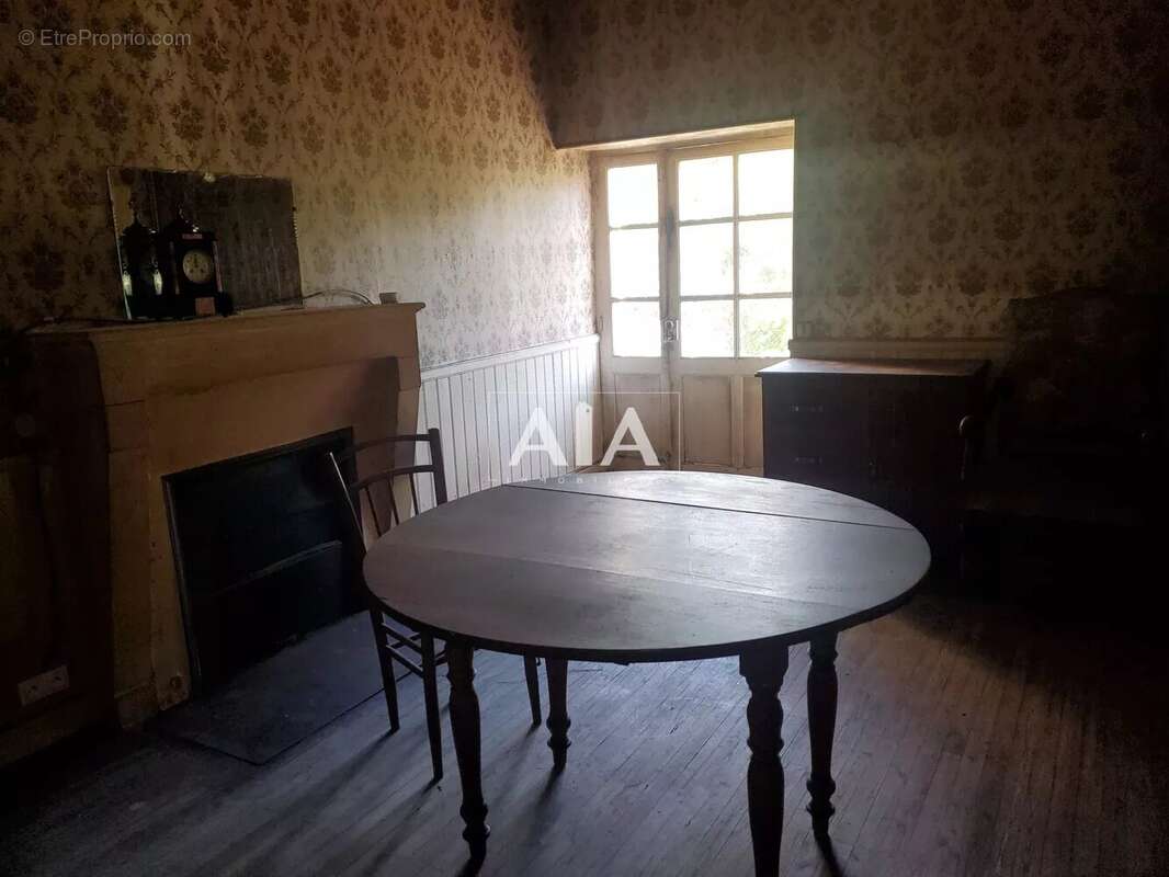 Maison à NANTEUIL-EN-VALLEE