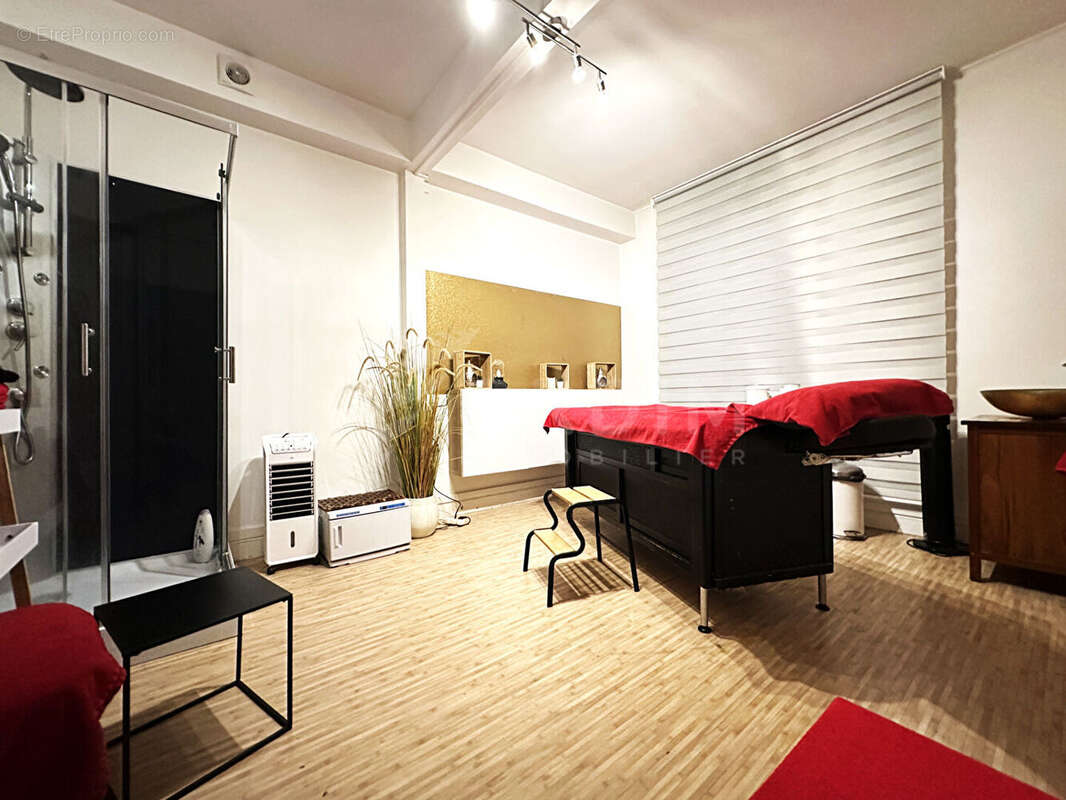 Commerce à MIGENNES