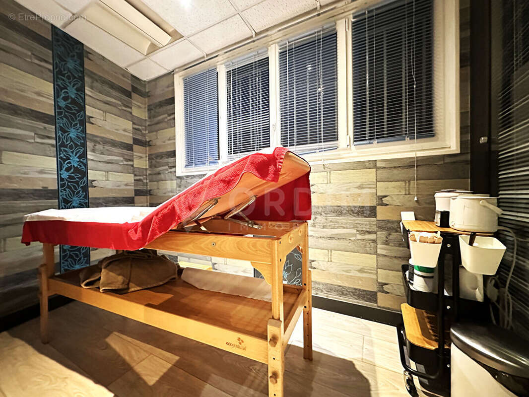 Commerce à MIGENNES