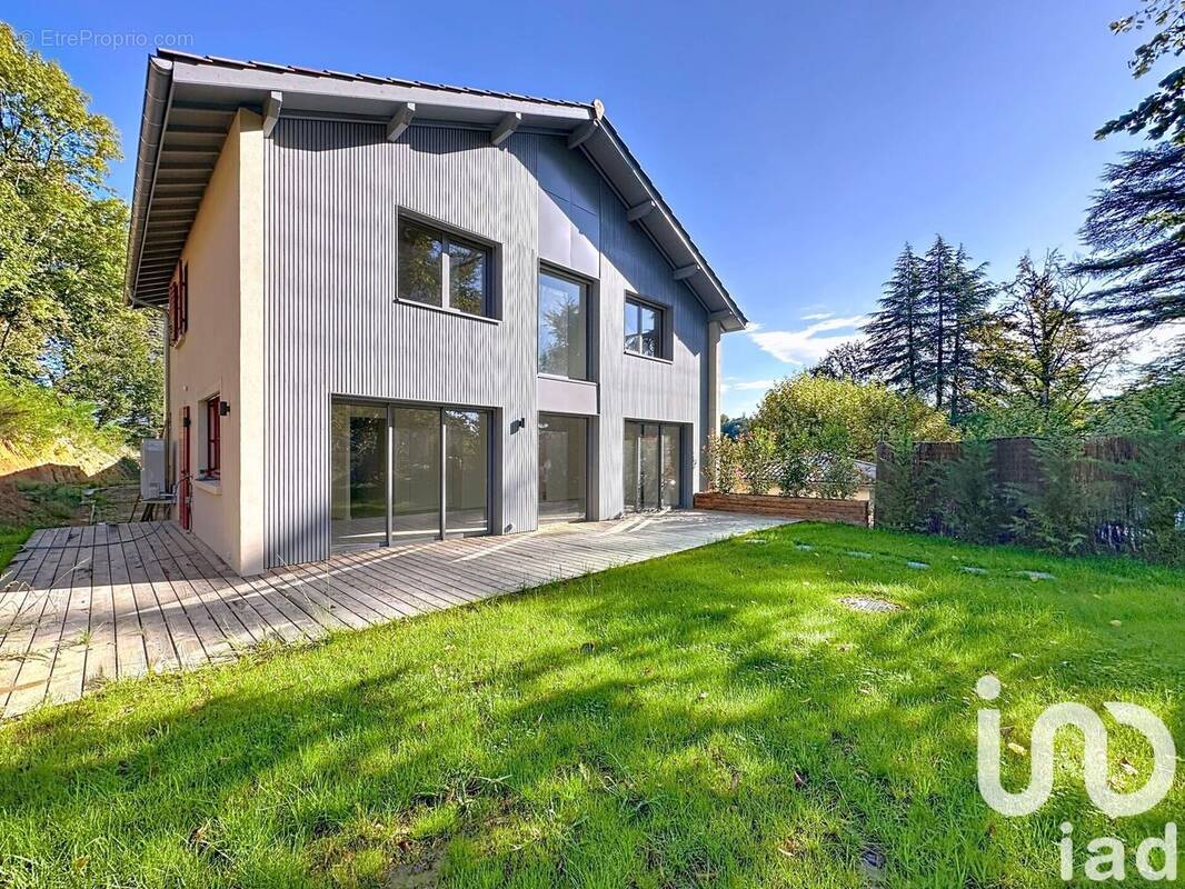 Photo 1 - Maison à CHARBONNIERES-LES-BAINS