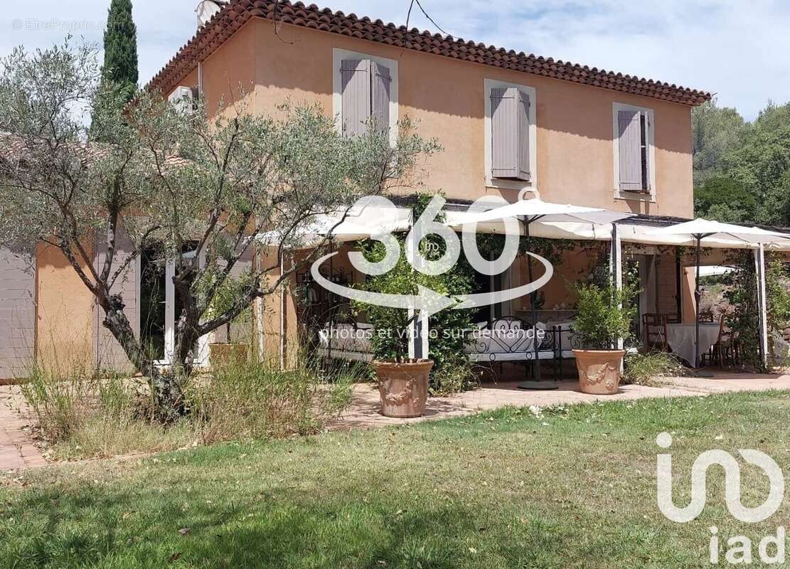 Photo 2 - Maison à CUERS