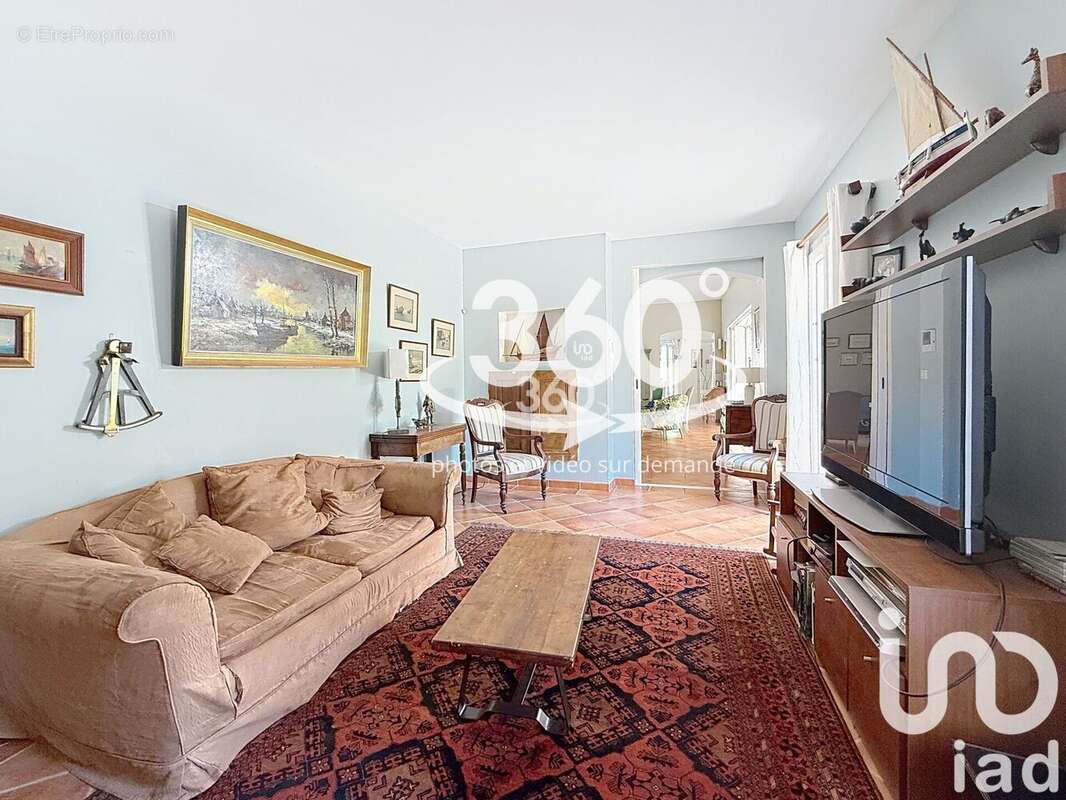 Photo 5 - Maison à CUERS