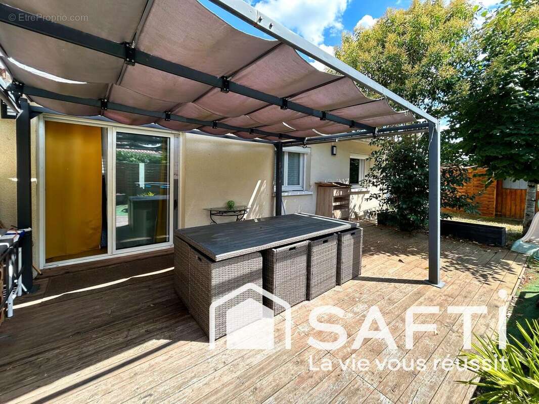 Photo 8 - Maison à IZON