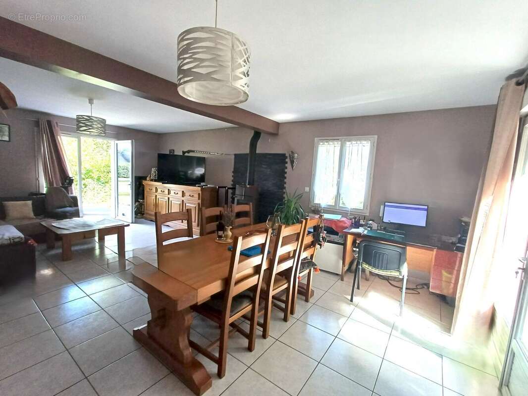 Maison à AZAY-LE-RIDEAU