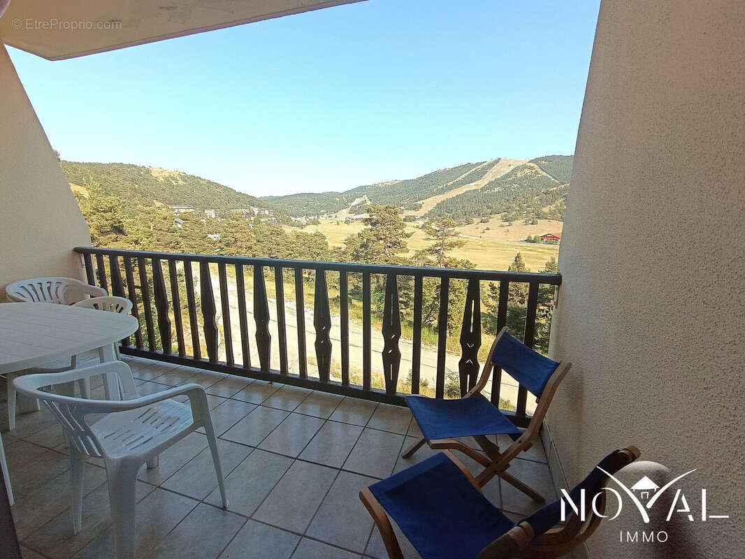 Appartement à GREOLIERES