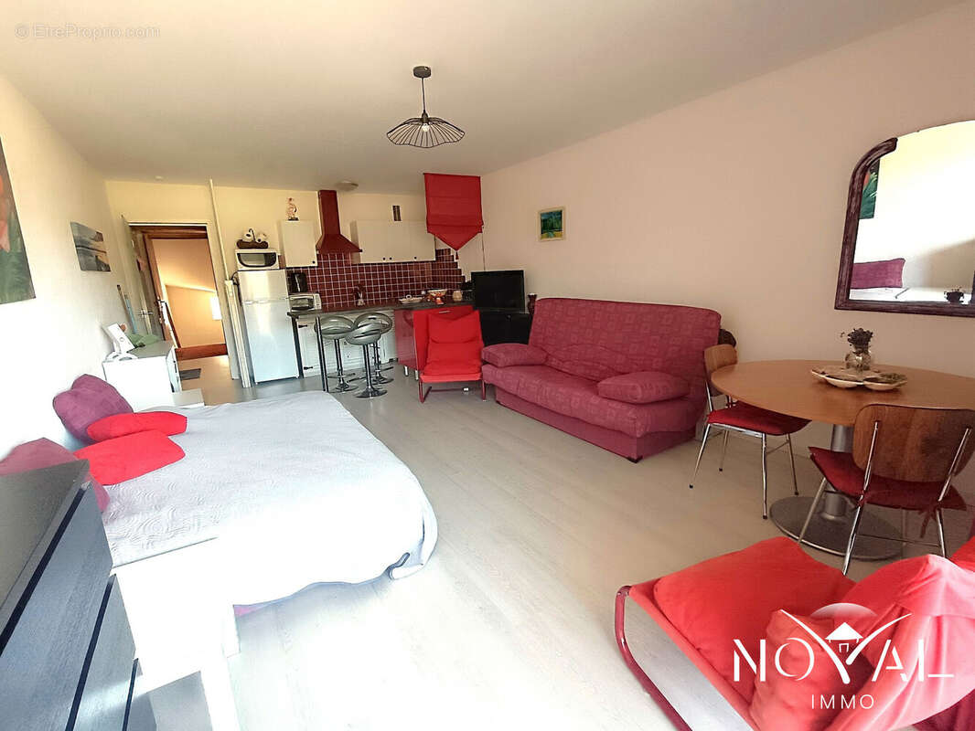 Appartement à GREOLIERES