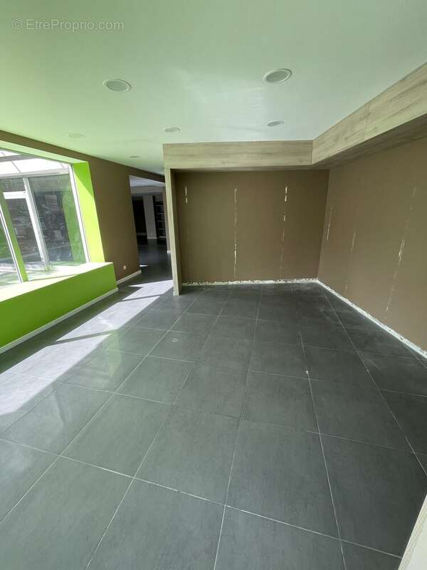 Commerce à RUEIL-MALMAISON